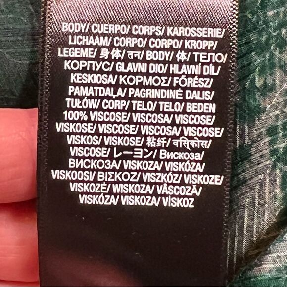 7 for all mankind top 🖤 snake print 🖤 green and black 🖤 new 🖤 size XS - Picture 7 of 10